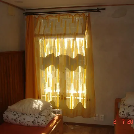 Hostel Vintsi *