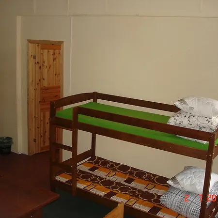 Hostel Vintsi *