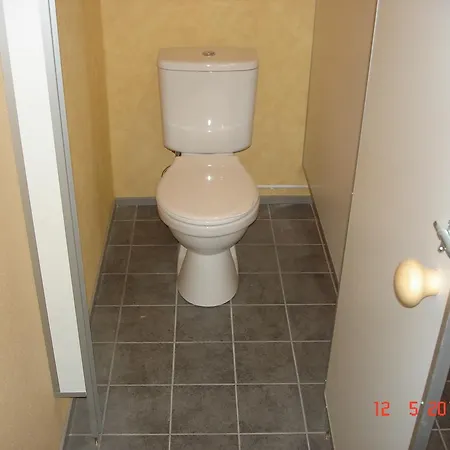 Hostel Vintsi *